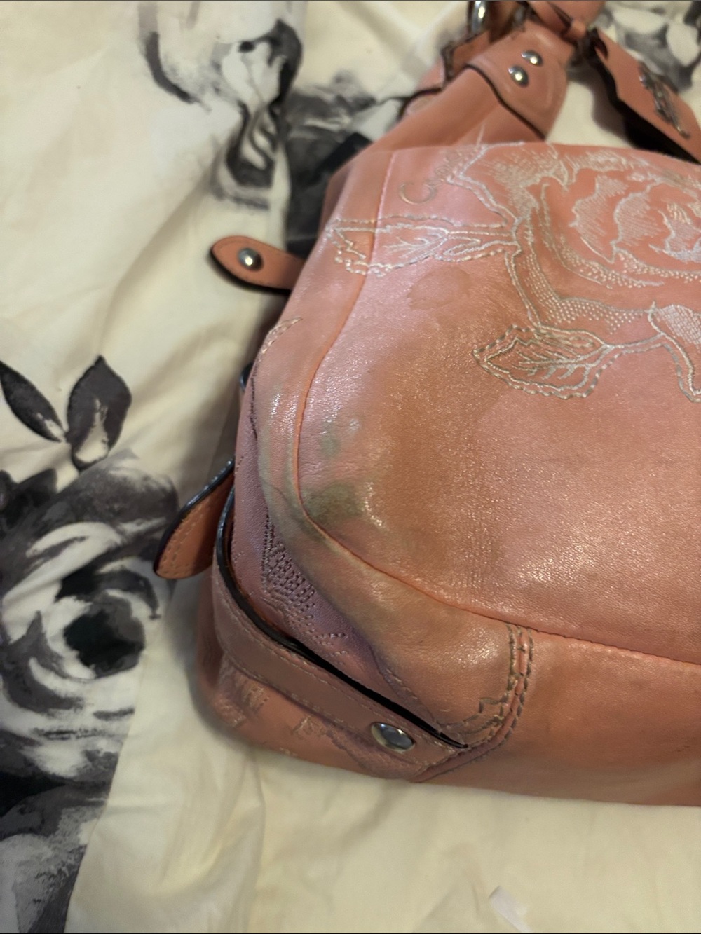 Vintage Coach Coral Pink Leather Shoulder Bag with Floral Embroidery - Picture 4 of 13